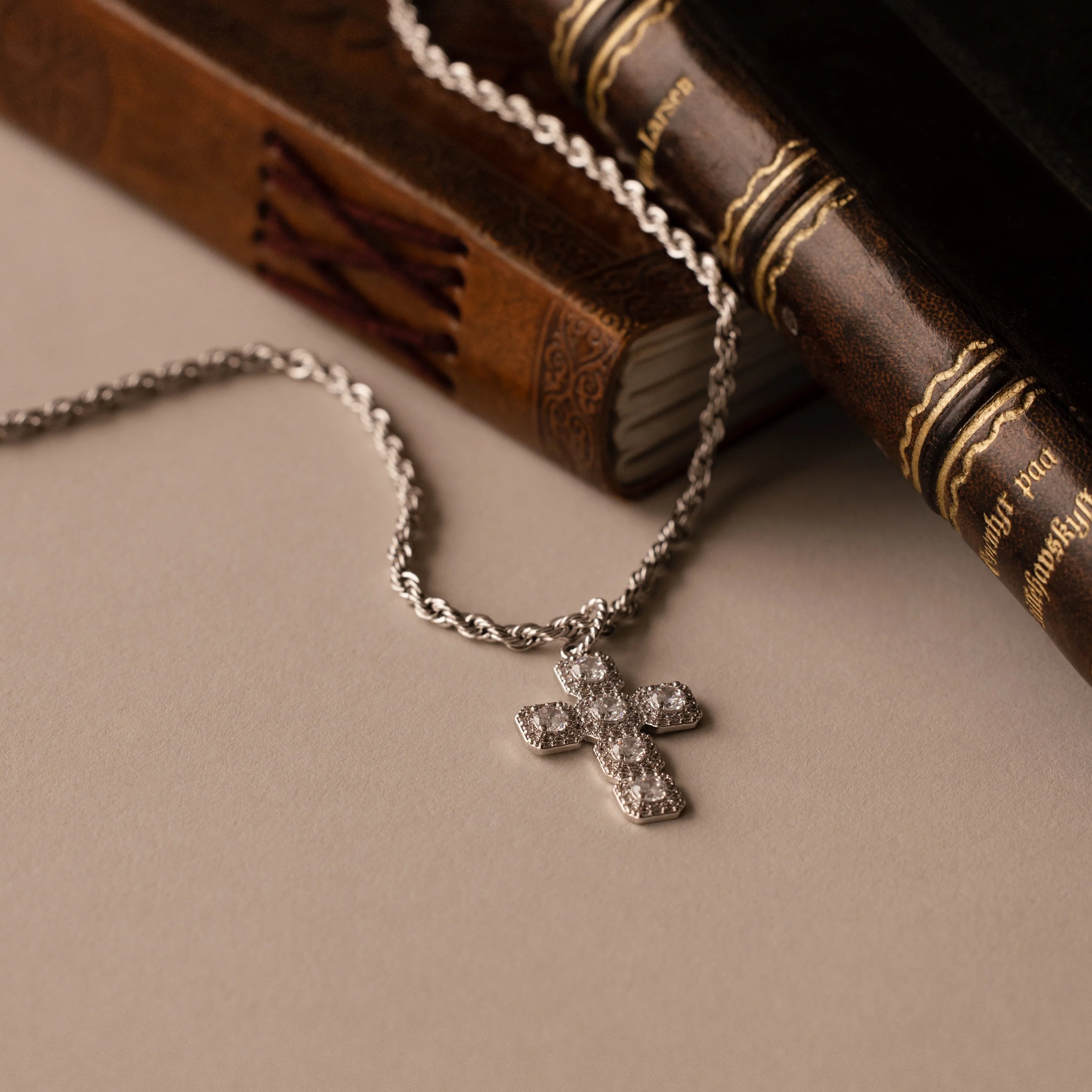Diamonds Majesty Cross Necklace  Silver 18K Gold Plated