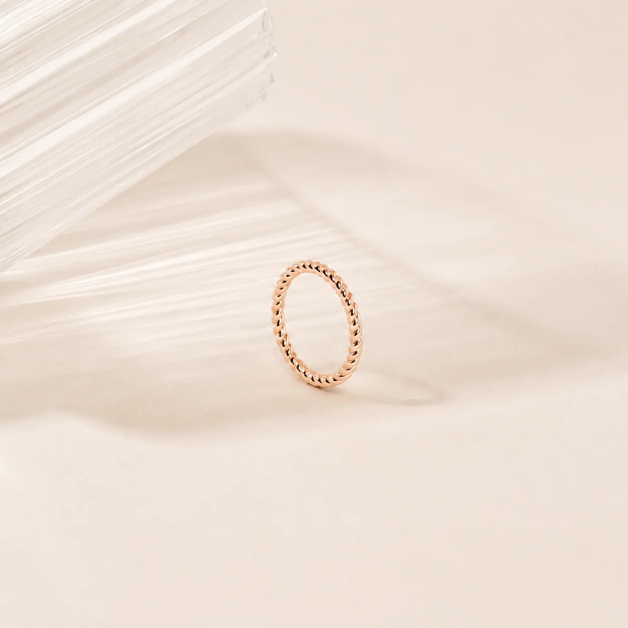 Lea Twisted Band Ring