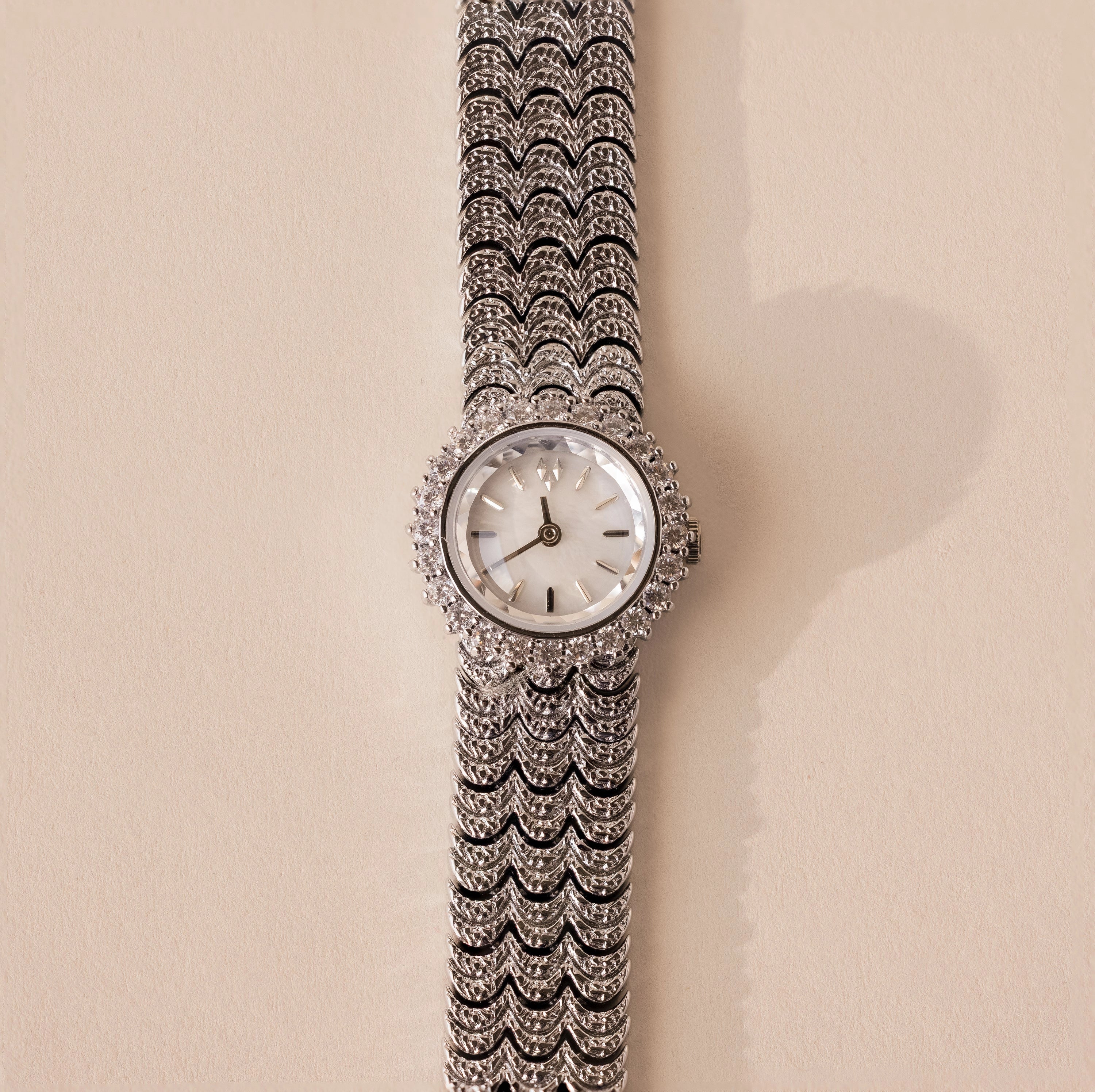 Diamonds Pave Scalloped Timepiece Silver 18K Gold Plated