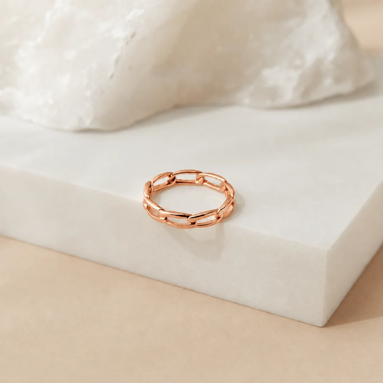 Elegant Link Ring