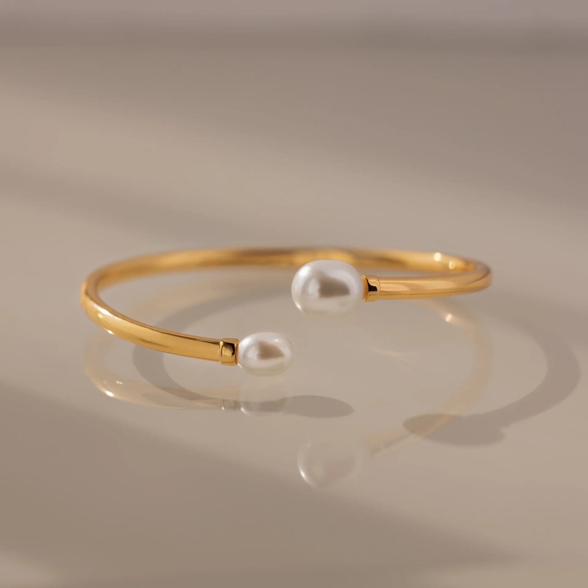 Shell Pearl Cuff Bracelet Silver 18K Gold Plated