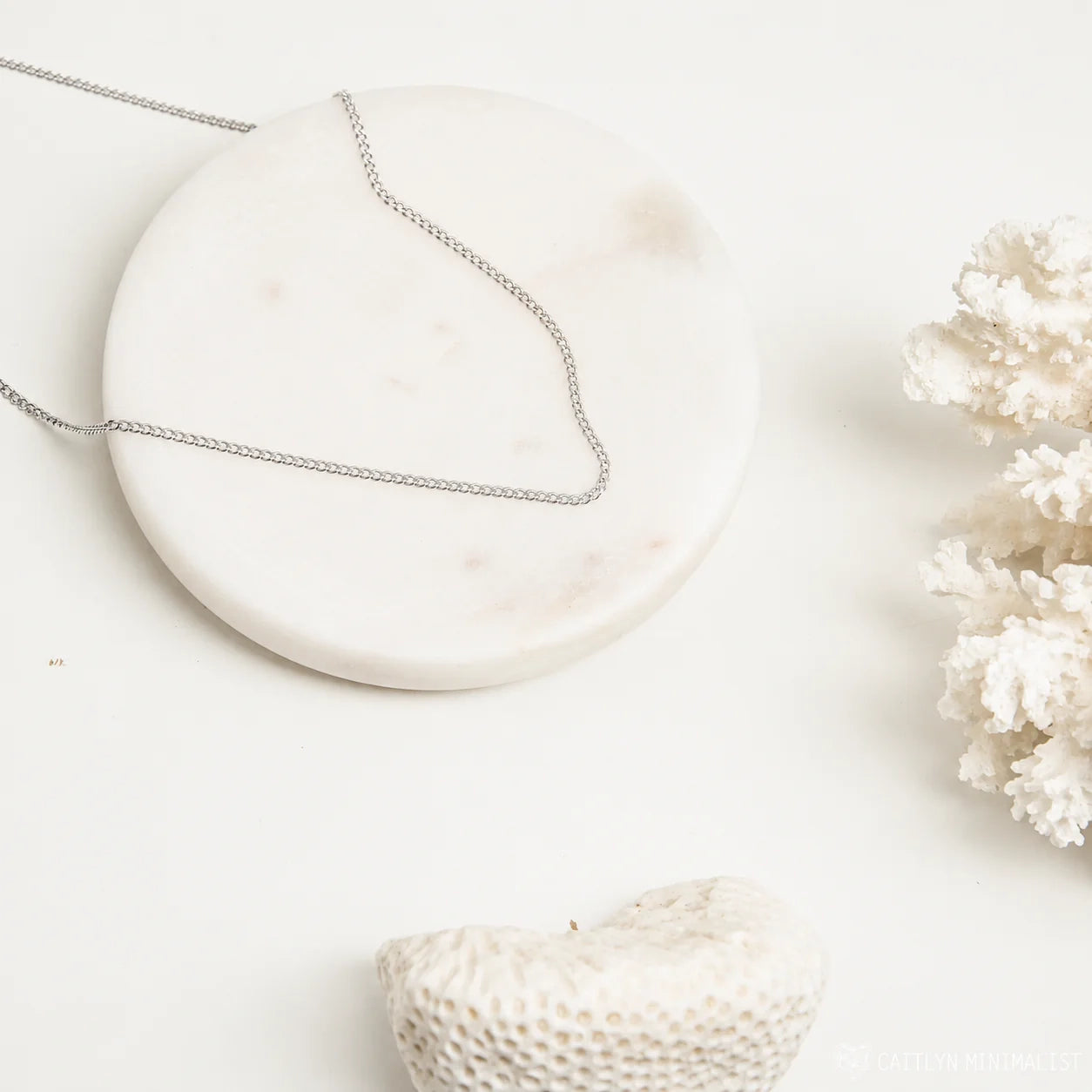 Elevate Your Style with the Curb Chain Necklace