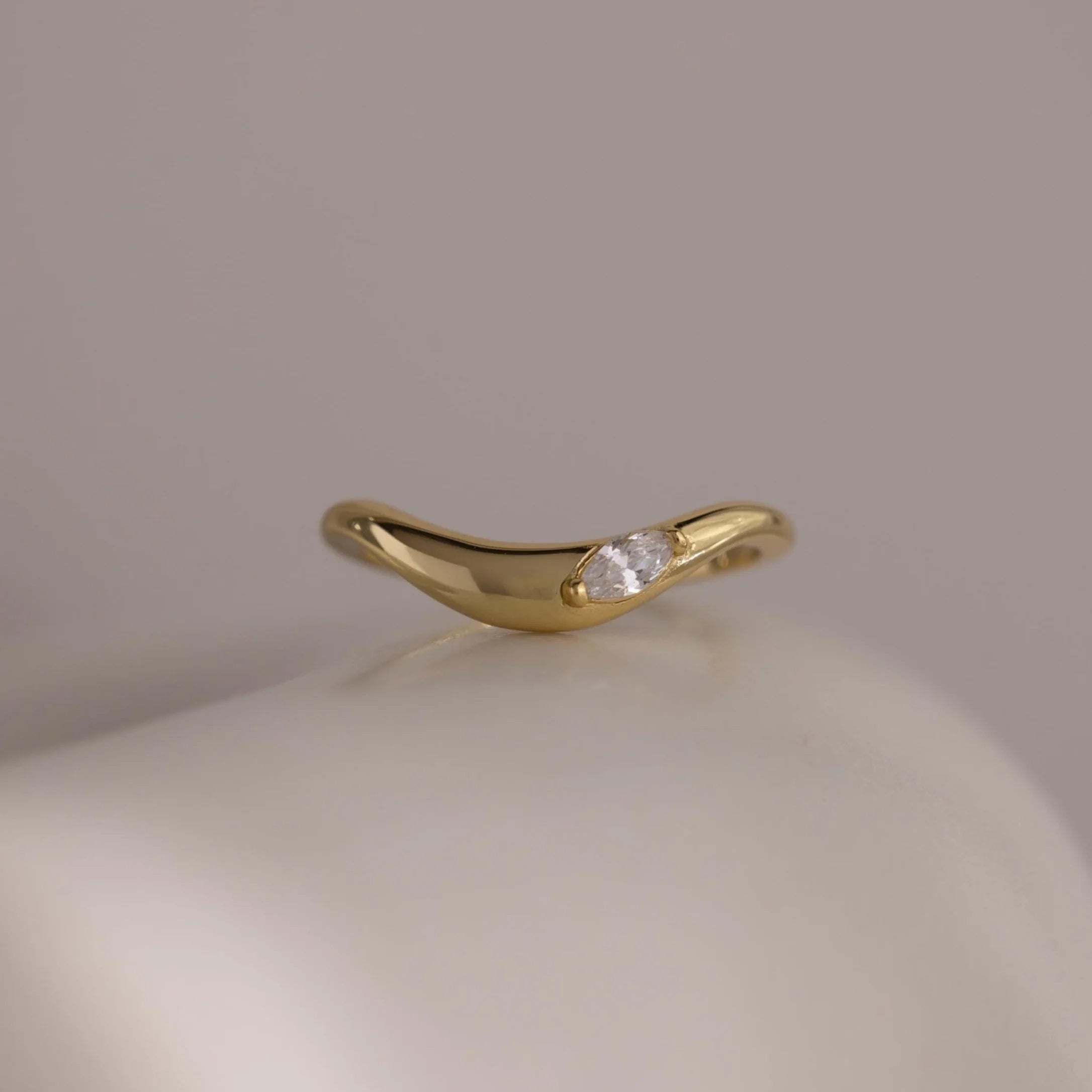 Zen Gemstone Curve Ring Silver 18K Gold Plated