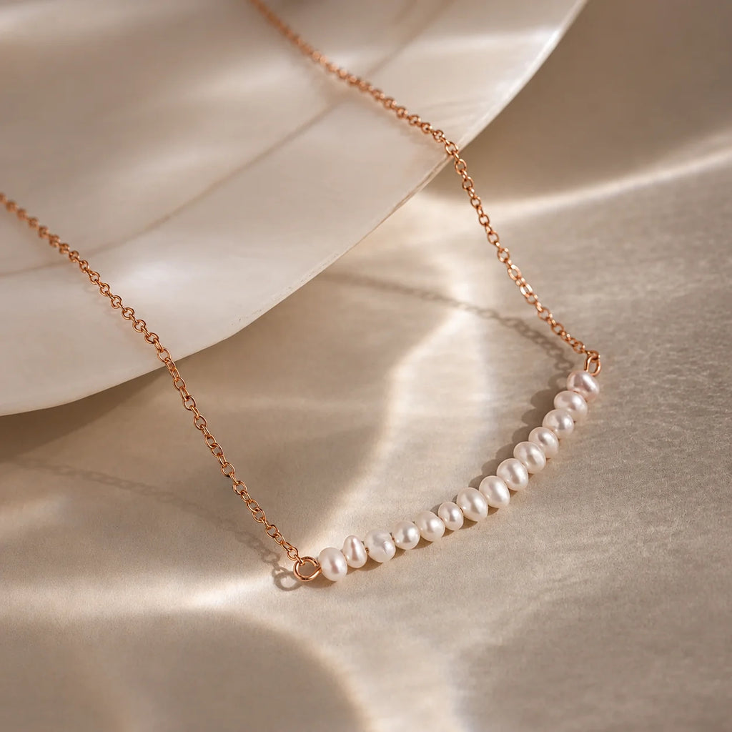 Pearl Curve Necklace