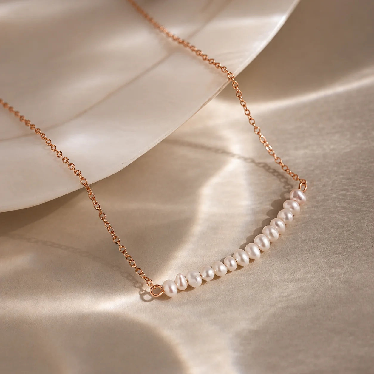 Pearl Curve Necklace